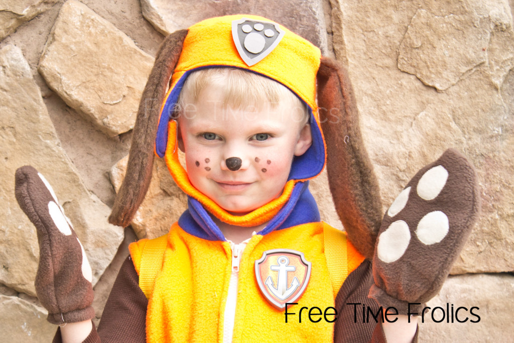 Zuma paw patrol costume DIY www.freetimefrolics.com #costume #pawpatrol